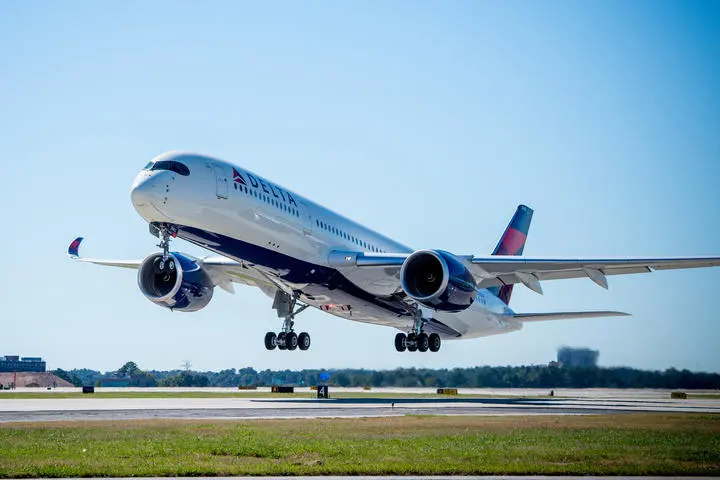 delta flight dl275 diverted
